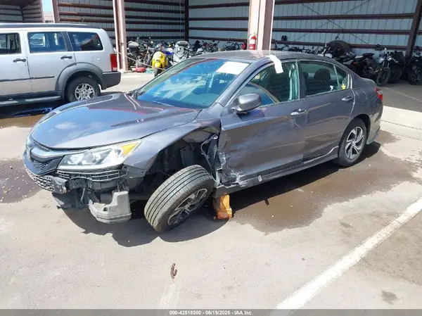 1HGCR2F33HA271805 2017 HONDA ACCORD - Image 2