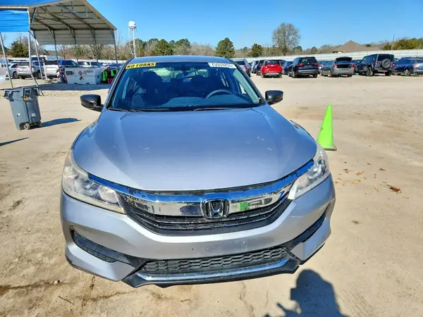 1HGCR2F33HA283369 2017 HONDA ACCORD - Image 2