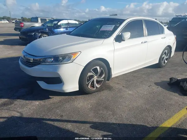 1HGCR2F33HA283923 2017 HONDA ACCORD - Image 2