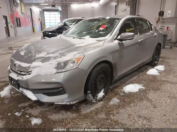 1HGCR2F33HA801478 2017 HONDA ACCORD - Image 2
