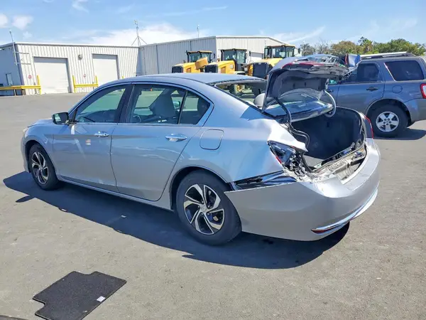 1HGCR2F34HA029265 2017 HONDA ACCORD - Image 2