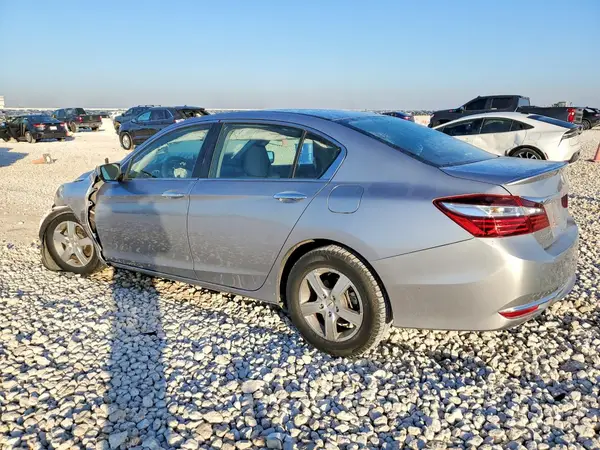 1HGCR2F34HA057213 2017 HONDA ACCORD - Image 2