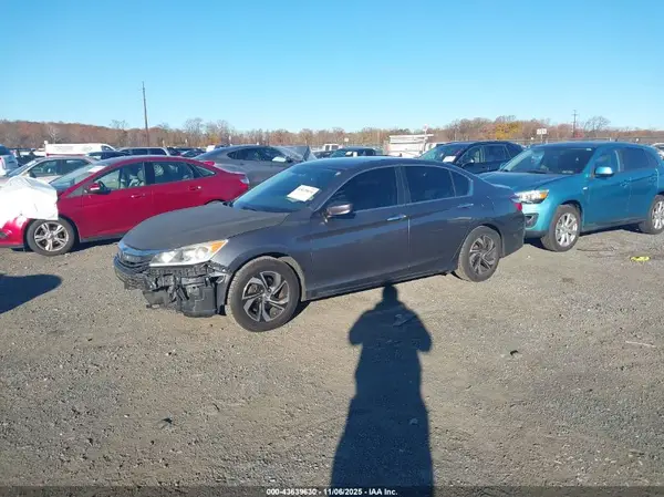 1HGCR2F34HA062024 2017 HONDA ACCORD - Image 2
