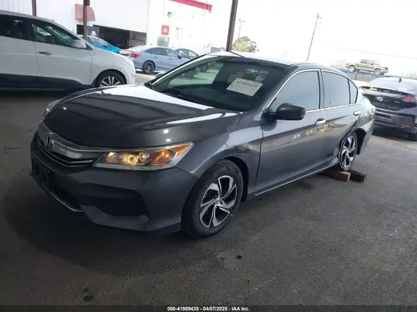 1HGCR2F34HA062038 2017 HONDA ACCORD - Image 2
