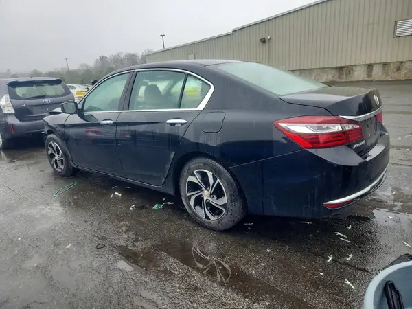 1HGCR2F34HA065084 2017 HONDA ACCORD - Image 2