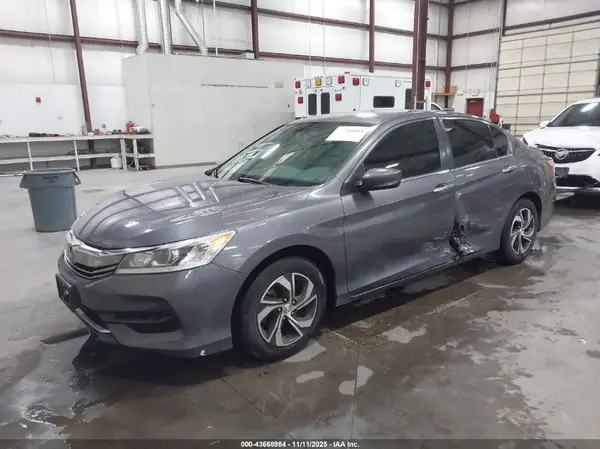1HGCR2F34HA071161 2017 HONDA ACCORD - Image 2