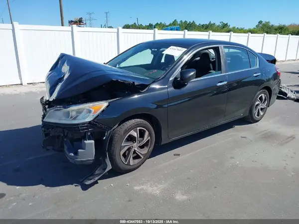 1HGCR2F34HA079356 2017 HONDA ACCORD - Image 2
