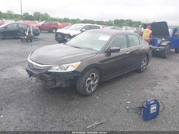1HGCR2F34HA100304 2017 HONDA ACCORD - Image 2