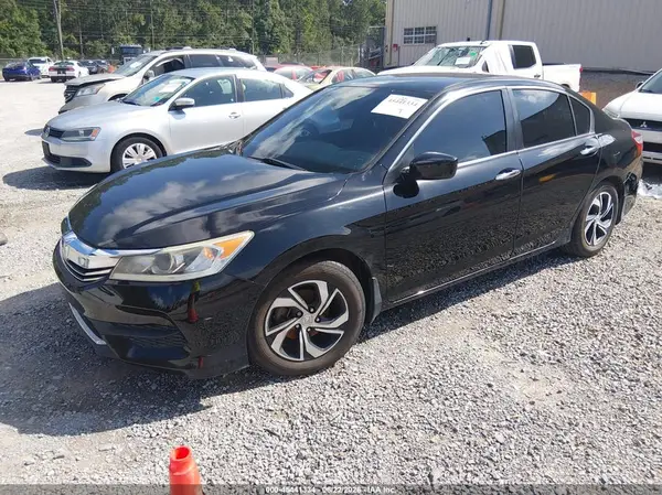 1HGCR2F34HA106068 2017 HONDA ACCORD - Image 2