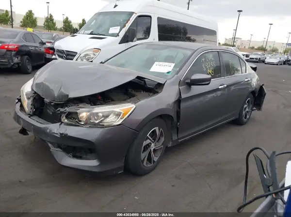 1HGCR2F34HA111447 2017 HONDA ACCORD - Image 2