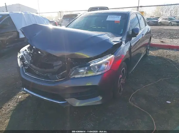 1HGCR2F34HA117913 2017 HONDA ACCORD - Image 2