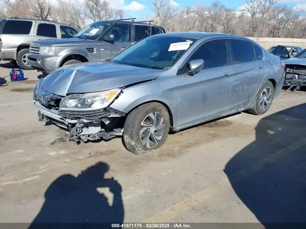 1HGCR2F34HA129804 2017 HONDA ACCORD - Image 2