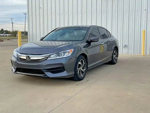 1HGCR2F34HA135473 2017 HONDA ACCORD - Image 2