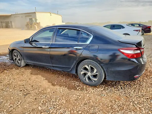 1HGCR2F34HA167663 2017 HONDA ACCORD - Image 2