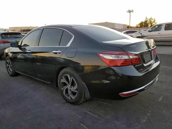 1HGCR2F34HA183197 2017 HONDA ACCORD - Image 2
