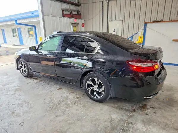1HGCR2F34HA237999 2017 HONDA ACCORD - Image 2