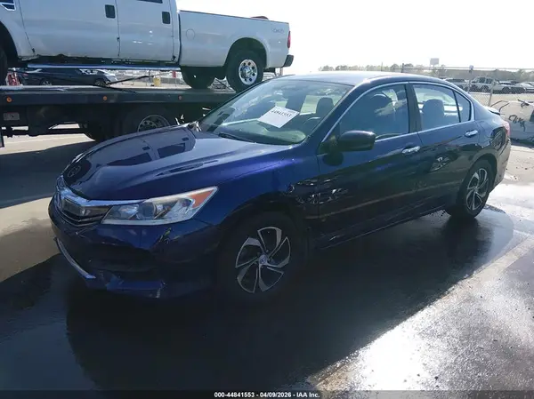 1HGCR2F34HA247903 2017 HONDA ACCORD - Image 2