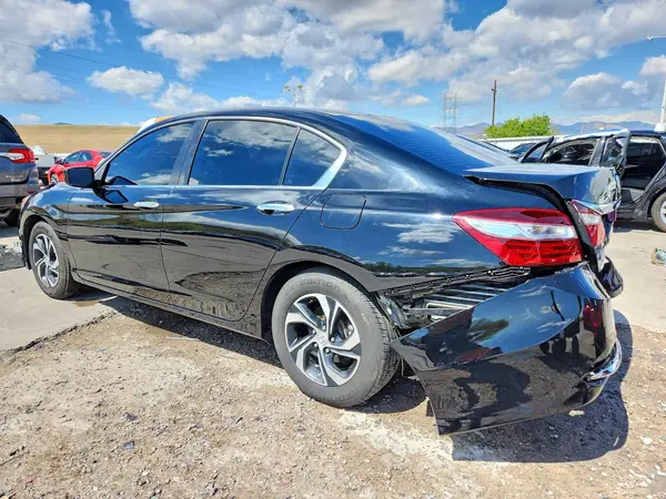 1HGCR2F34HA250946 2017 HONDA ACCORD - Image 2