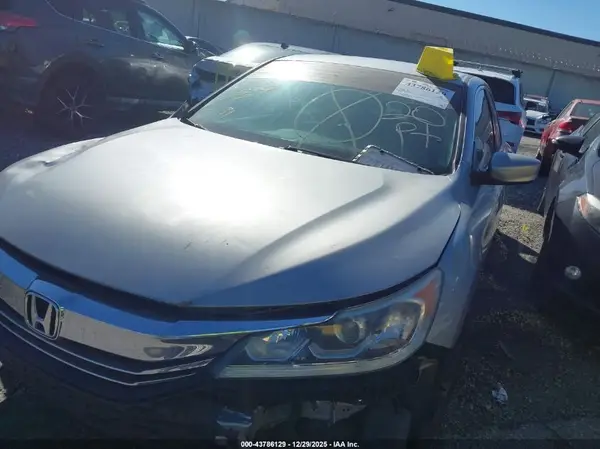 1HGCR2F35GA211717 2016 HONDA ACCORD - Image 2