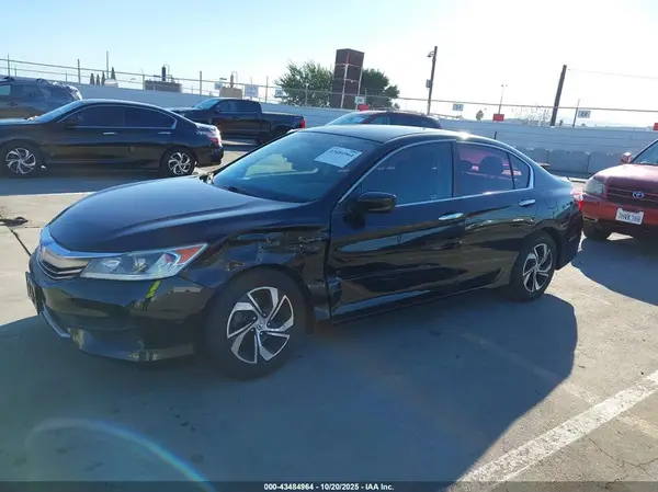 1HGCR2F35HA000924 2017 HONDA ACCORD - Image 2