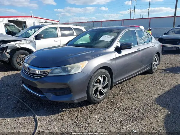 1HGCR2F35HA114986 2017 HONDA ACCORD - Image 2
