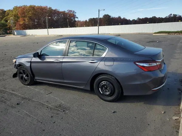 1HGCR2F35HA134168 2017 HONDA ACCORD - Image 2