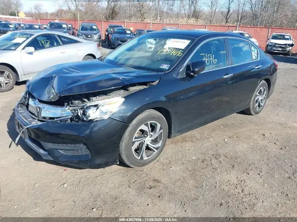 1HGCR2F35HA167672 2017 HONDA ACCORD - Image 2