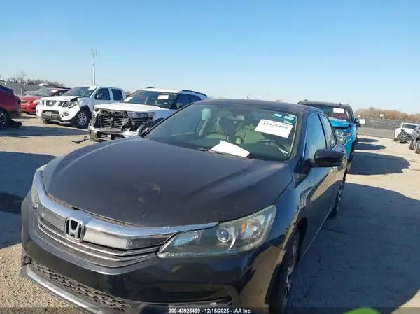 1HGCR2F35HA258845 2017 HONDA ACCORD - Image 2