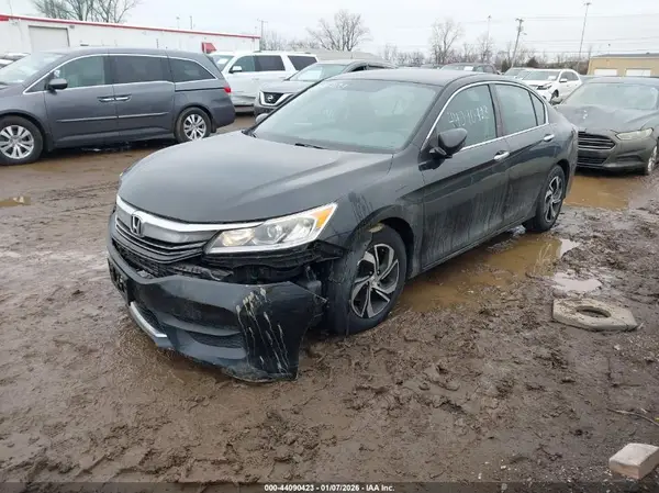 1HGCR2F35HA262068 2017 HONDA ACCORD - Image 2