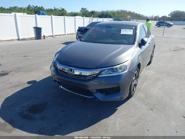 1HGCR2F35HA302018 2017 HONDA ACCORD - Image 2