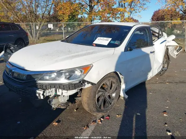 1HGCR2F36HA047623 2017 HONDA ACCORD - Image 2