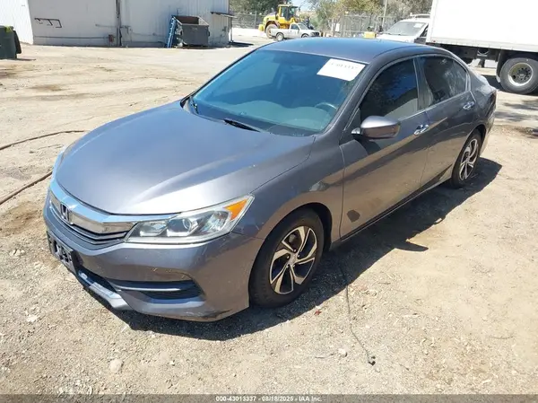 1HGCR2F36HA082355 2017 HONDA ACCORD - Image 2