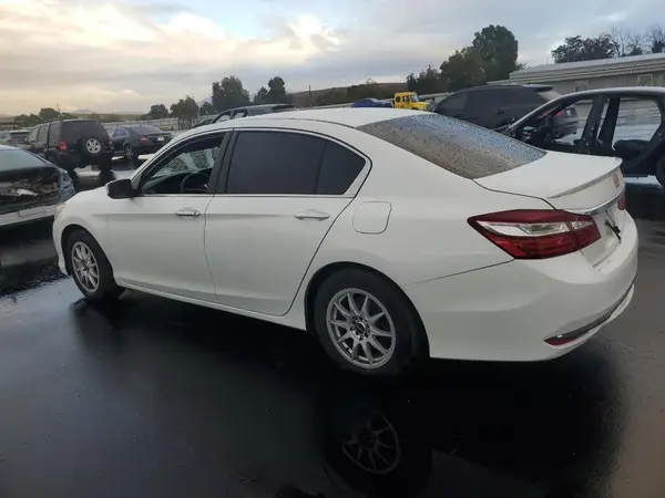 1HGCR2F36HA090701 2017 HONDA ACCORD - Image 2