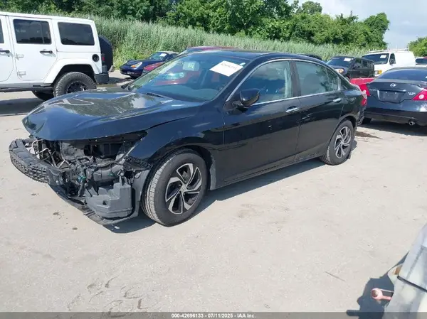 1HGCR2F36HA271636 2017 HONDA ACCORD - Image 2