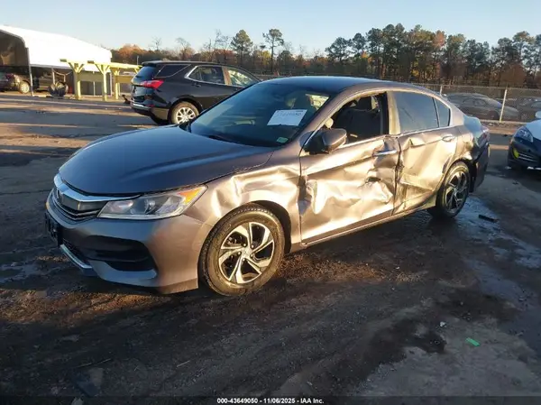 1HGCR2F36HA299615 2017 HONDA ACCORD - Image 2
