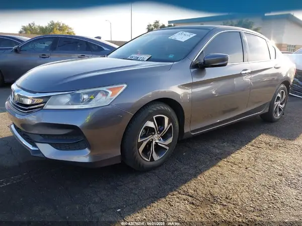 1HGCR2F36HA300732 2017 HONDA ACCORD - Image 2