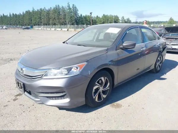 1HGCR2F37HA025419 2017 HONDA ACCORD - Image 2