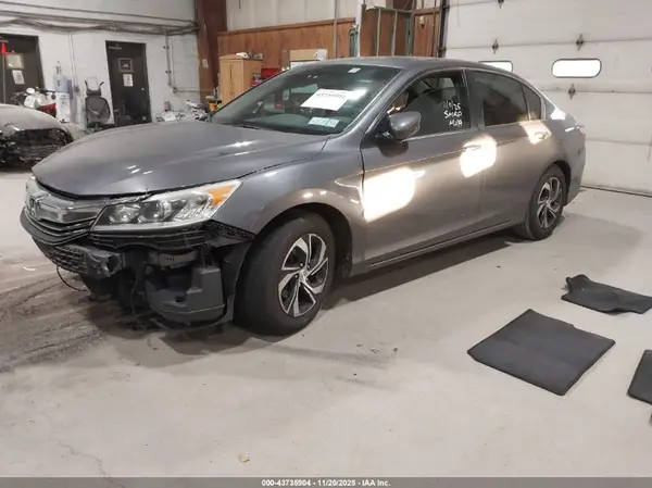 1HGCR2F37HA042513 2017 HONDA ACCORD - Image 2