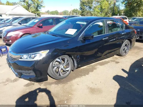 1HGCR2F37HA082798 2017 HONDA ACCORD - Image 2
