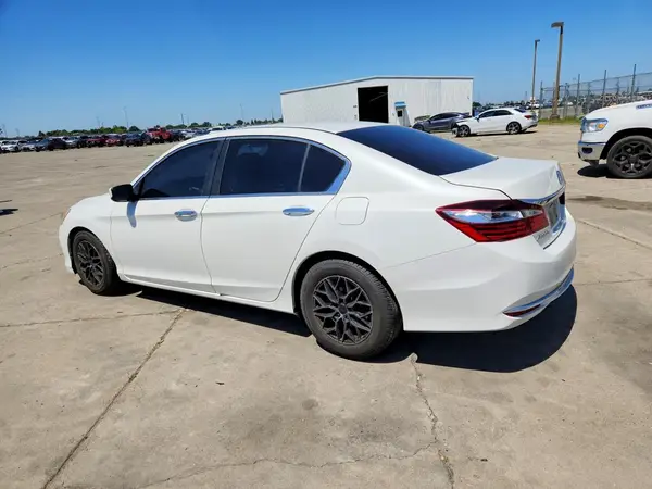 1HGCR2F37HA120918 2017 HONDA ACCORD - Image 2