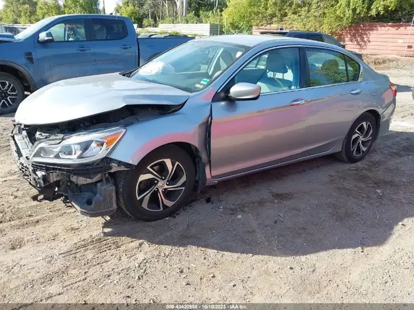 1HGCR2F37HA138013 2017 HONDA ACCORD - Image 2