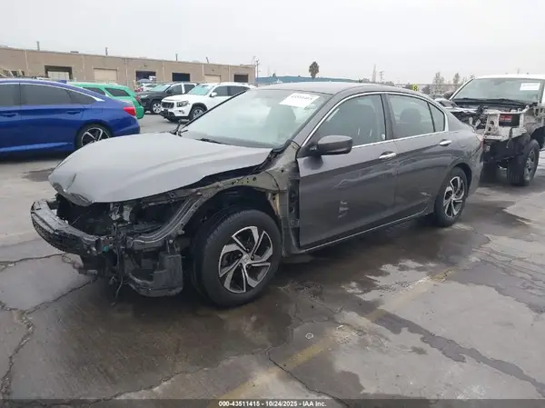 1HGCR2F37HA162473 2017 HONDA ACCORD - Image 2