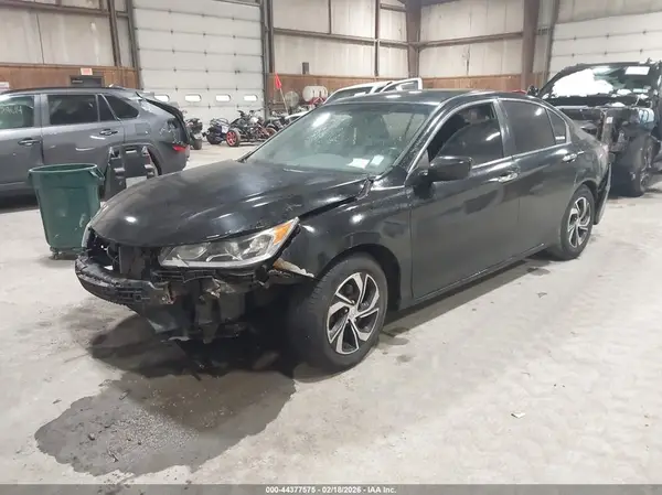 1HGCR2F37HA167592 2017 HONDA ACCORD - Image 2