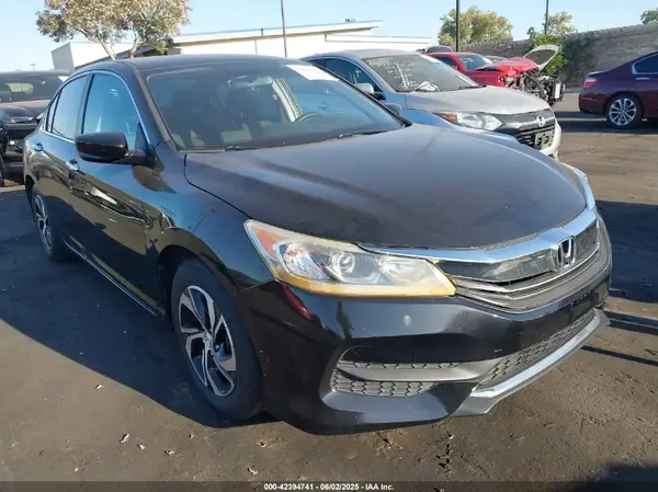1HGCR2F37HA305275 2017 HONDA ACCORD - Image 1