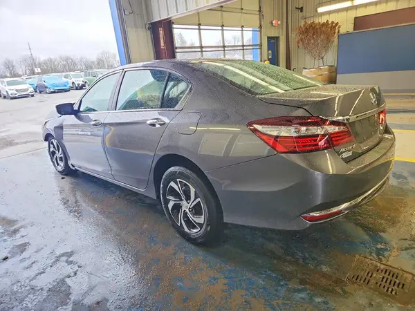 1HGCR2F38GA083795 2016 HONDA ACCORD - Image 2