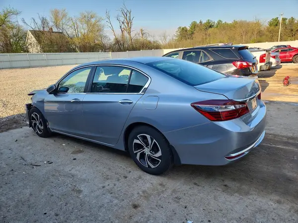 1HGCR2F38HA015563 2017 HONDA ACCORD - Image 2