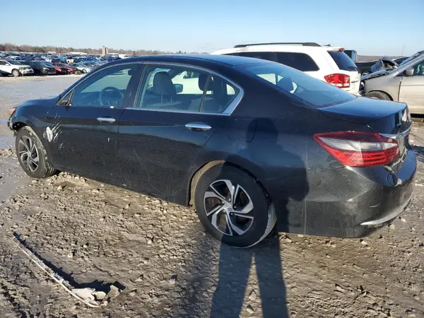 1HGCR2F38HA027518 2017 HONDA ACCORD - Image 2