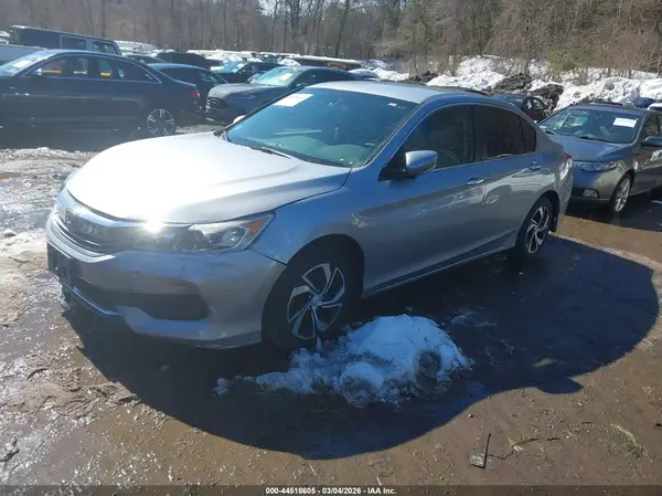 1HGCR2F38HA029219 2017 HONDA ACCORD - Image 2