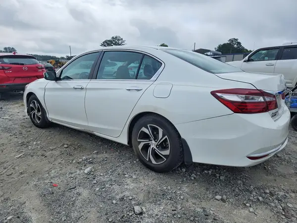 1HGCR2F38HA057604 2017 HONDA ACCORD - Image 2