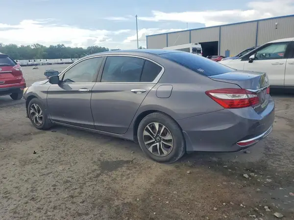 1HGCR2F38HA059692 2017 HONDA ACCORD - Image 2